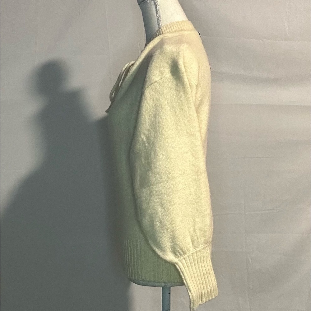 Sweater - Picture 4 of 6